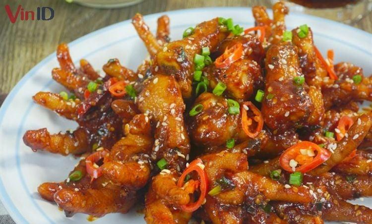 Chiên gà chiên giòn cùng sốt me chua ngọt