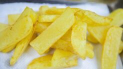 Cách Làm Món Khoai Tây Chiên: Bí Quyết Tạo Độ Giòn Lâu và Hấp Dẫn