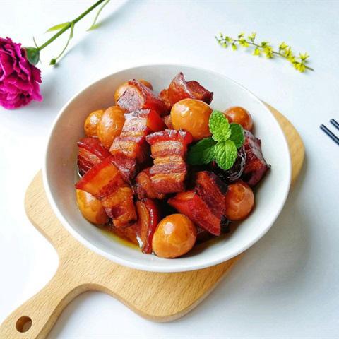 Nguyên liệu làm thịt kho trứng cút