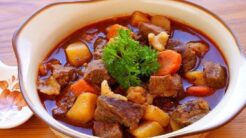 Cách Nấu Bò Hầm Khoai Tây: Món Ăn Thơm Ngon Và Bổ Dưỡng Cho Gia Đình
