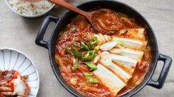 Cách Nấu Canh Kim Chi Thịt Bò: Một Món Ăn Vừa Ngon Vừa Bổ