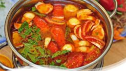 Cách Nấu Nước Lẩu Thái Bằng Gói Gia Vị: Món Ăn Tuyệt Vời Cho Bữa Tiệc Gia Đình