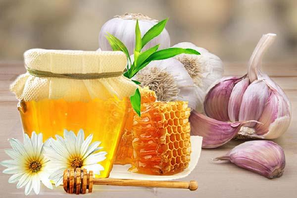 Hỗn hợp tỏi ngâm mật ong có tác dụng rất lớn đối với sức khỏe mọi người