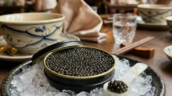 Hộp trứng cá đen thượng hạng bảo quản lạnh đúng chuẩn dành cho khách hàng đang tìm mua trứng cá tầm ở đâu